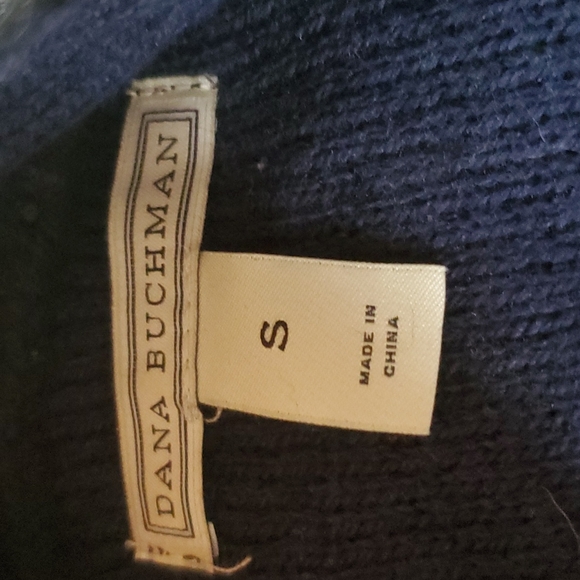 Sleevless cardigan with inner buckle - Picture 2 of 5